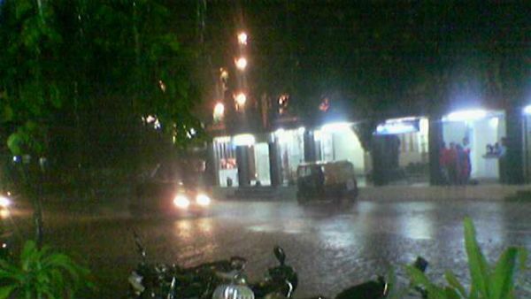 Cyclone Amphan: ஆம்பன் புயல் எதிரொலி.. இரவோடு பெங்களூரில் வெளுக்கும் மழை