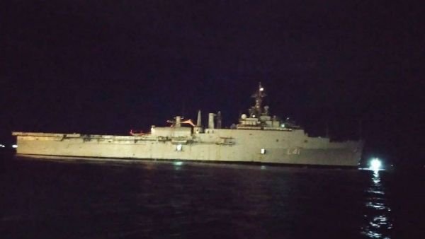 19 கர்ப்பிணிகள் உட்பட 698 இந்தியர்களுடன்.. மாலத்தீவிலிருந்து கேரளா கிளம்பியது கடற்படை கப்பல்