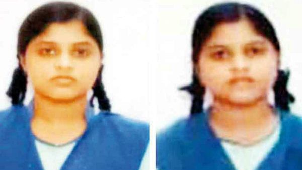 ஒரே வீட்டில்.. ஒரே ரூமில்.. தனித்தனி ஃபேனில் தொங்கிய இரட்டை சகோதரிகள்.. ஆன்லைனில் யாரும் மிரட்டினரா?