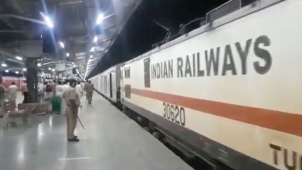 டெல்லியில் இருந்து ரயில் மூலம் சென்னைக்கு 1000 பேர் வருகை.. நாளை கொரோனா பரிசோதனை