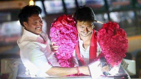 கோட்டைக்கு சென்ற உதயநிதி ஸ்டாலின்... உற்சாகம் பொங்க வரவேற்ற அமைச்சர் செங்கோட்டையன்