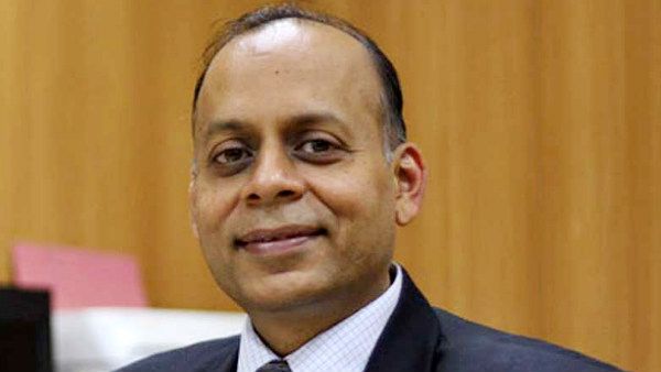 பாதுகாப்புத் துறை செயலாளருக்கு கொரோனா உறுதி? தனிமைப்படுத்தப்பட்ட 35 பேர்?