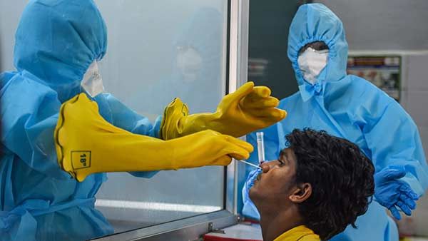 சென்னையில் கட்டுக்கடங்காத கொரோனா பரவல்... கட்டுப்பாடுகளை கடுமையாக்கக் கோரும் நிபுணர்கள்