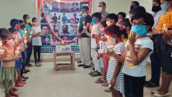 எல்லை காக்க வீரமரணம்: 20 இந்திய ராணுவ வீரர்களுக்கு வந்தே மாதரம் பாடி அஞ்சலி