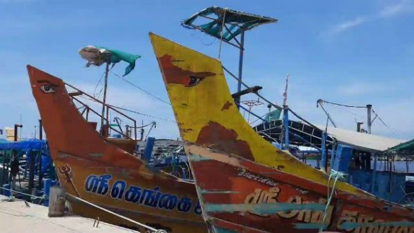 தடைக்காலம் முடிவுக்கு வந்தும் மீன்பிடிக்க ஆர்வம் காட்டாத புதுவை மீனவர்கள்.. காரணம் என்ன?