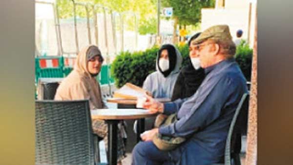 சார் யார்னு தெரியுதா.. 