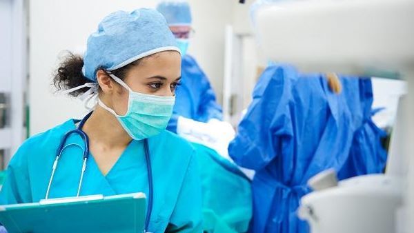 கொரோனாவிடம் சிக்கிய சென்னை.. போராளிகளாக களம் இறங்கும்.. 3000 வெளி மாவட்ட நர்ஸ்கள்