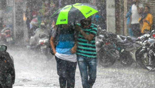 சட்டென மாறிய வானிலை.. சென்னையில் வெளுத்த கனமழை!