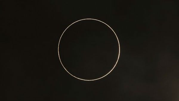 சூரிய கிரகணம் உச்சத்தில் இருக்க தாராபுரத்தில் தி.க சார்பில் பிரியாணி விருந்து