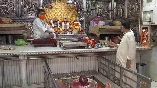 80 நாட்களுக்குப் பின் பெரும்பாலான வழிபாட்டுத் தலங்கள் திறப்பு- நீண்டவரிசைகளில் காத்திருந்து வழிபாடு!