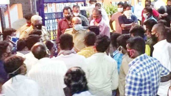 சார்ஜாவிலிருந்து திருச்சி வந்த 30 பயணிகள்.. தனியார் ஹோட்டலில் தங்க மக்கள் எதிர்ப்பு