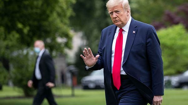 வெள்ளை மாளிகையை முற்றுகையிட்டு போராட்டம்.. பதுங்குகுழிக்கு அழைத்து செல்லப்பட்டாரா டொனால்ட் டிரம்ப்?