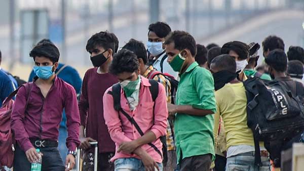 ரோடு போடும் கூலி வேலை கிடைச்சாலும் பரவாயில்லை.. உ.பி. பட்டதாரிகளின் பரிதாப நிலை!