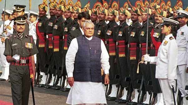 800 செம்மறியாடுகளை ஓடவிட்டு... சீனாவை தெறிக்கவிட்ட வாஜ்பாய்.. இப்படியும் ஒரு வரலாறு இருக்கிறது!