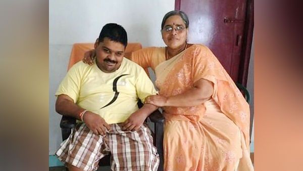 கொரோனாவால் பெற்றோரை பறிகொடுத்த 32 வயது குழந்தை... சூன்யமான எதிர்காலம்