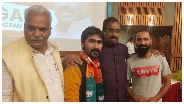 காஷ்மீரில் பாஜக தலைவர், அவரது தந்தை, சகோதரர் தீவிரவாதிகளால் சுட்டுக்கொலை.. பாதுகாவலர்கள் கைது