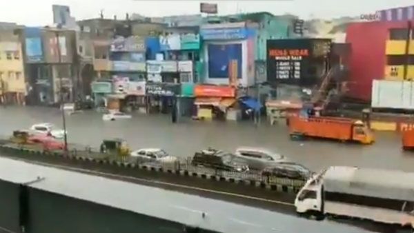 சென்னையை தெறிக்க விட்ட மழை...பல இடங்களில் வெள்ளம்...மக்கள் மகிழ்ச்சி!!