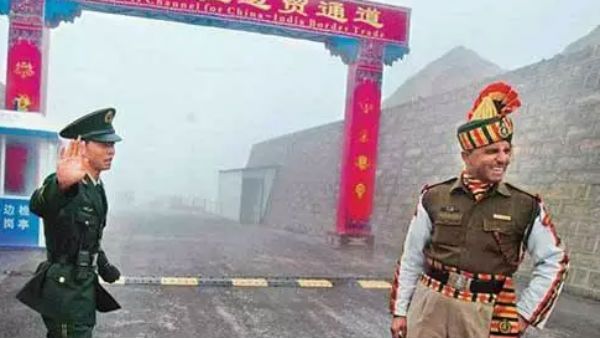 டோக்லாமில் 73 நாட்கள் விடாமல் முரண்டு பிடித்த சீனா.. லடாக்கில் 60 நாட்களில் வாலை சுருட்டியது!!