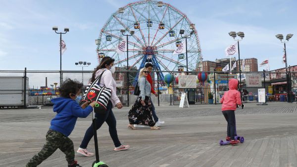 அமெரிக்காவின் 7 மாநிலங்களில் கொரோனா படு வேக பரவல்.. சுதந்திர நாளில் மியாமியில் ஊரடங்கு!!