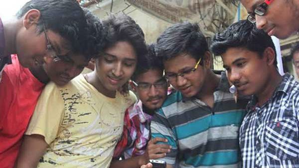 12ம் வகுப்பு தேர்வில் எந்த பாடத்தில் எத்தனை சதவீதம் பேர் தேர்ச்சி... விவரம் வெளியீடு