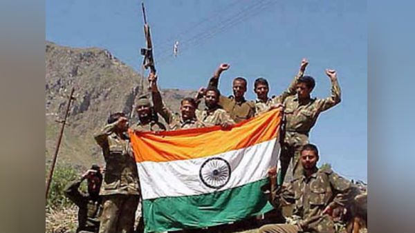 இன்று கார்கில் போர் வெற்றி தினம்: தீரத்தோடு போரிட்டு உயிரை தியாகம் செய்த வீரர்களுக்கு சல்யூட்