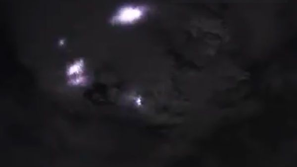 “மின்னலைப் பிடித்து.. மின்னலைப் பிடித்து”.. இந்த வீடியோவை பார்த்தா நீங்களும் இப்படி தான் பாடுவீங்க!