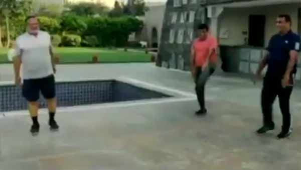 நம்ம ஆளுங்க செஞ்சததான் காங்கிரஸ்காரங்களும் ஜெய்ப்பூர்ல செய்றாங்க...