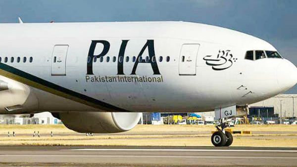 போலி விமானிகள்.. அதிர்ந்த அமெரிக்கா.. பாகிஸ்தான் இன்டர்நேஷனல் ஏர்லைன்ஸ் விமானங்களுக்கு தடை