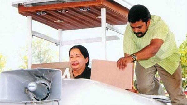 இஷ்டத்திற்கு பிரிக்க... அதிமுக ஒன்றும் உங்கள் சொத்து அல்ல... பூங்குன்றன் 'சுளீர்' பதிவு