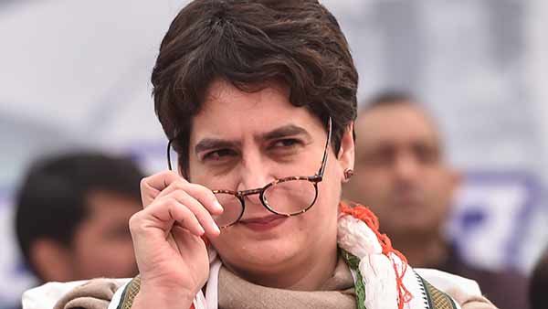 டெல்லியையே காலி செய்யும் பிரியங்கா.. அதிரடியாக லக்னோவில் குடியேறுகிறார்-உ.பி.யில் கேம் ஸ்டார்ட்