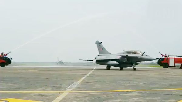 பாரிக்கர் அவர்களே! உங்கள் கனவு நனவாகியது.. ரஃபேல் விமானங்கள் வந்துவிட்டன.. வரவேற்க நீங்கள் எங்கே?