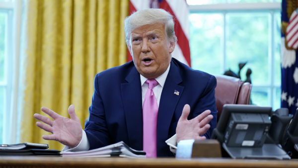 ஆன் லைன் கல்வி...வெளிநாட்டு மாணவர்கள் புதிய தடை... ட்ரம்ப்பின் அடுத்த அஸ்திரம்!!