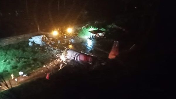 கனமழை.. ரன்வேயில் வழுக்கி.. நிலைதடுமாறி இரண்டாக உடைந்த விமானம்.. கோழிக்கோட்டில் என்ன நடந்தது?