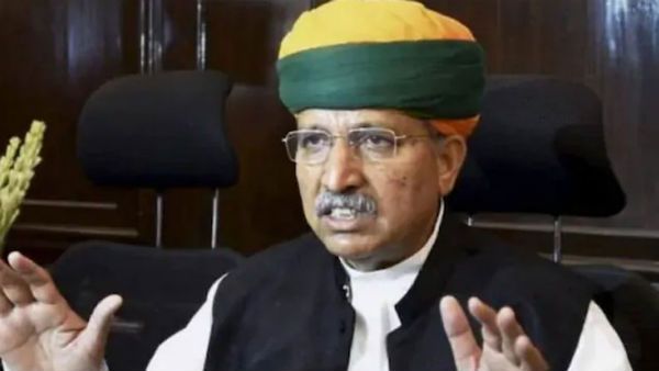 மத்திய இணை அமைச்சர் அர்ஜுன்ராம் மேக்வாலுக்கு கொரோனா- கொரோனாவை ஒழிக்கும் அப்பளத்தை ரிலீஸ் செய்தவர்!