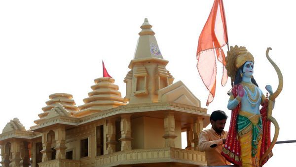 ராமர் சிலை வைத்த சாது முதல் துப்பாக்கி சூட்டில் பலியான இளைஞர்கள் வரை.. போற்றப்படக்கூடிய 10 ஹீரோக்கள்