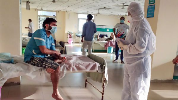 4 லட்சத்தை தாண்டியது.. தமிழகத்தில் 403242 பேருக்கு கொரோனா.. இன்று மட்டும் 5981 பேர் பாதிப்பு!