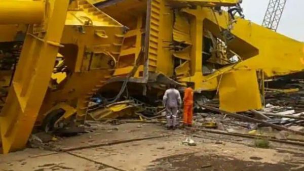 விசாகப்பட்டினம் இந்துஸ்தான் கப்பல்தளத்தில் கிரேன் உடைந்து 11 பேர் பலி... விசாரணைக்கு உத்தரவு!!