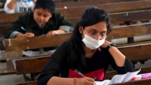 JEE Main Exam 2020: ஹால் டிக்கெட்... ஷூ...மாஸ்க்...சர்ட்டில் பெரிய பட்டன்...புதிய விதிகள்!!