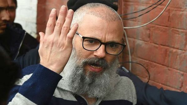 அவங்களை எல்லாம் பார்த்த பாவமா இருக்கு.. ஐபிஎல்லுக்கு சீன நிறுவனம் ஸ்பான்சர்.. ஒமர் அப்துல்லா கிண்டல்