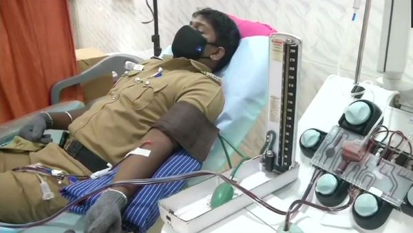 பிளாஸ்மா தெரபி...ராஜீவ் காந்தி மருத்துவமனை...40 போலீசார் ரத்த தானம்!!