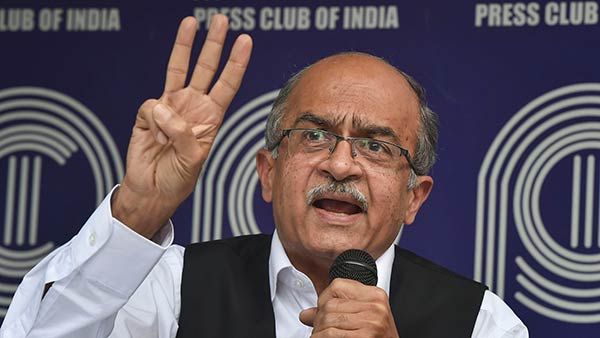 நீங்க சொல்வது தப்பு.. பிரசாந்த் பூஷன் ட்வீட்டுக்கு ஆட்சேபம் சொன்ன ட்விட்டர்.. என்ன நடந்தது?