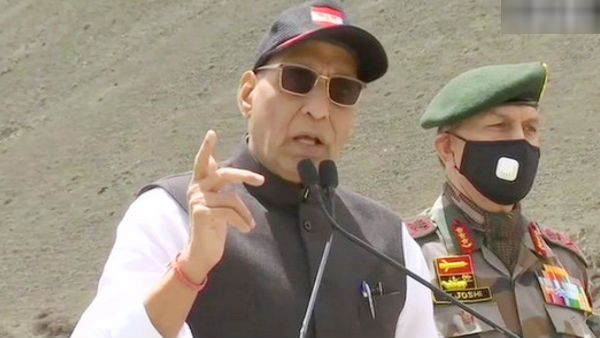 101 ராணுவ சாதனங்கள், தளவாடங்கள் இறக்குமதிக்கு தடை- பாதுகாப்புத் துறை அமைச்சர் ராஜ்நாத்சிங்