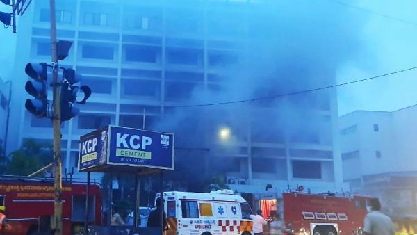 குஜராத்தை தொடர்ந்து ஆந்திராவிலும் கொரோனா மையத்தில் தீவிபத்து.. அடுத்தடுத்த சம்பவங்களால் அதிர்ச்சி