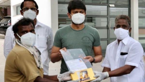 அதிகாரிகள் அலட்சியம்.. விரக்தியில் ஆட்டோவை தீ வைத்தவருக்கு.. ஆட்டோ வாங்க நிதியதவி அளித்த உதயநிதி