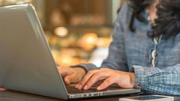 வீட்டில் இருந்து வேலை...வாய்ப்பு தேடுவது 442% அதிகரிப்பு... ஆய்வில் தகவல்!!