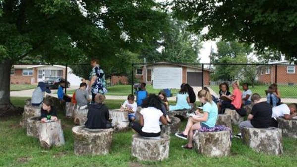மீண்டும் திரும்பும் அந்தக்காலம்.. திறந்தவெளிக்கு வரும் பள்ளிகள்.. இதையே எல்லோரும் பண்ணலாமே!