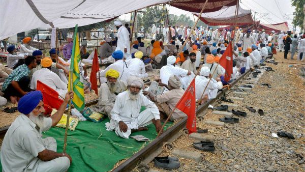 வேளாண் மசோதாவை எதிர்த்து...இன்று முதல் 3 நாட்களுக்கு பஞ்சாபில் ரயில் மறியல் போராட்டம்!!