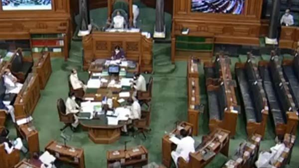 லோக்சபாவில் இருந்து எதிர்கட்சிகள் வெளிநடப்பு - மழைக்கால கூட்டத்தொடரை புறக்கணிக்க முடிவு