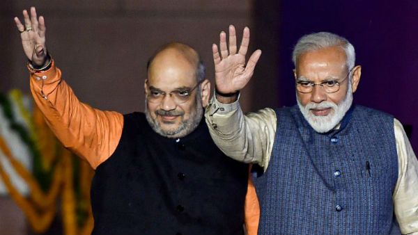 இன்று இந்தி தினம்.... பிரதமர் மோடி, உள்துறை அமைச்சர் அமித்ஷா வாழ்த்து