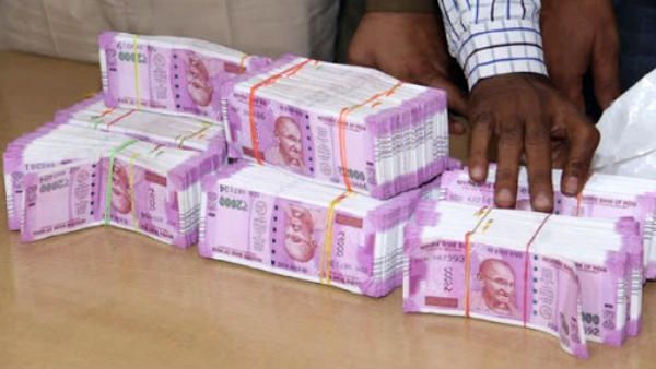 லக்கிமேன்.. விழுந்த ஜாக்பாட்.. இந்தியரை பார்த்து வாயை பிளந்த வெளிநாட்டுக்காரர்கள்.. ஏன் தெரியுமா?